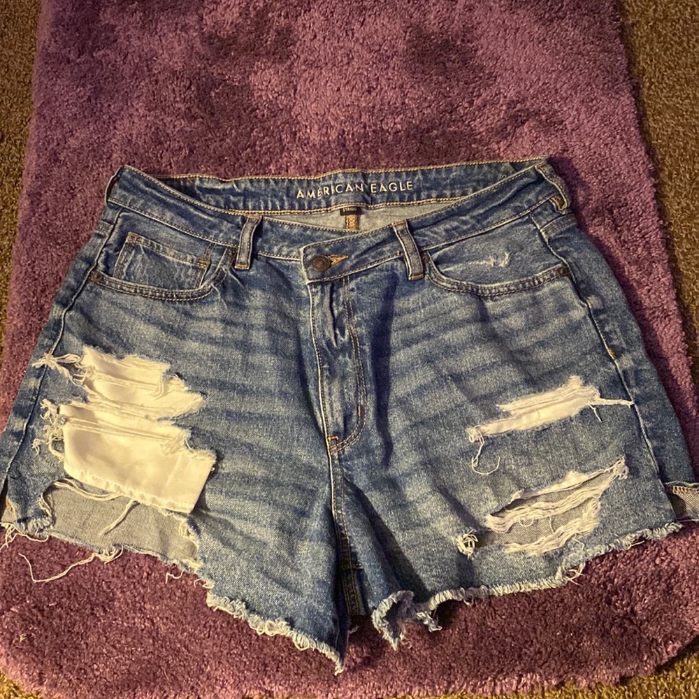 American Eagle Distressed Mom Short